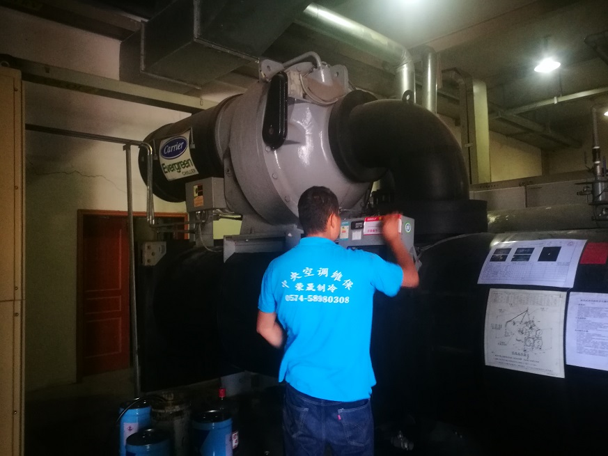 工業(yè)冷水機(jī)維修